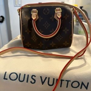 100% authentic,no box , speedy nano